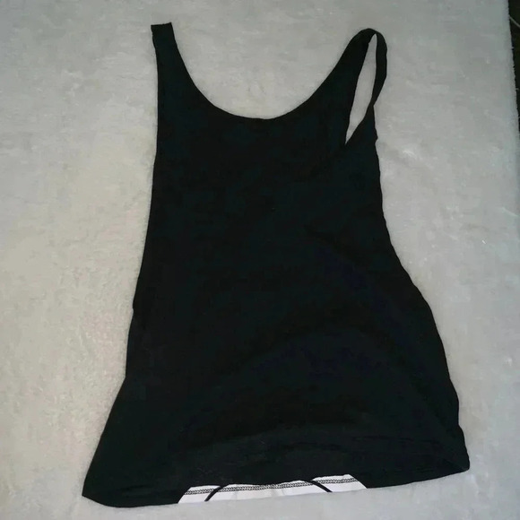 🌟Minnie Mouse T-shirt 🌟 - Picture 2 of 3